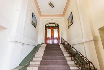 Casă cu 7 camere cu Teren 1855 Mp în Central - 12