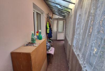 Casă cu 2 camere decomandat în Decebal - 2