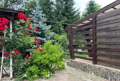 Casă cu 5 camere cu Teren 1596 Mp în Central