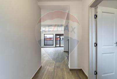 Casă cu 8 camere cu Teren 500 Mp în Tărlungeni - 35