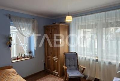 Casă individuală cu 4 camere cu Canalizare în Central - 9