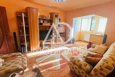 Apartament cu 3 camere semidecomandat în 9 Mai - 5