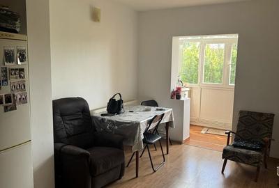 Apartament cu 2 camere decomandat în Craiovița Nouă