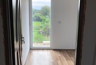Casa cu spatiu comercial si teren de 2877 m2 in Glimboca - 3