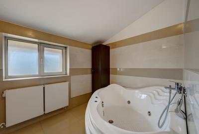Casă individuală cu 4 camere cu Canalizare în Central - 25