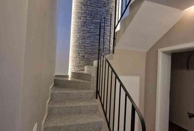 Casă cu 4 camere în Sânmartin - 2