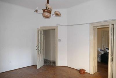 Apartament -5 camere -decomandat-Zona Mosilor - 3