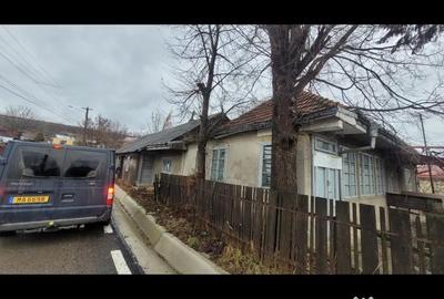 Teren de 1700 mp, în Dolhești