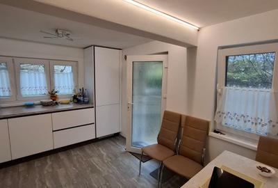 Ocazie!!!  Blascovici – Casa 8  camere - Proiect  2  Familii - 4