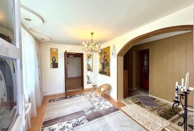 Casă individuală cu 4 camere cu Canalizare în Săcălaz