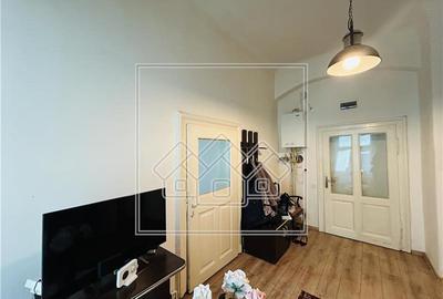 Apartament cu 3 camere semidecomandat în Central - 10