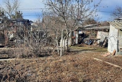 Casă cu Teren 1277 Mp în Stâlpeni - 1