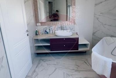 Casă cu 14 camere cu Teren 360 Mp în Central - 25