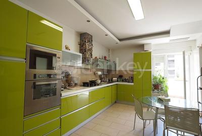 Apartament spatios cu 4 camere, 3 bai | 250mpc | 2 garaje - 5