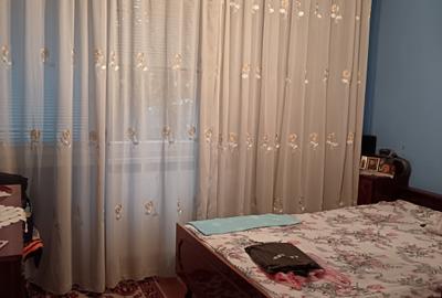 Apartament cu 3 camere decomandat, mobilat în Tudor