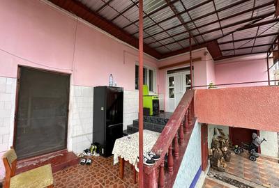 Casă cu 4 camere cu Teren 700 Mp în Central