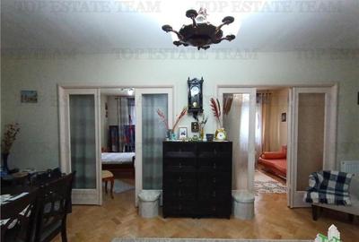 Apartament superb cu 4 camere, stradal, fix in centrul Buzau - 1