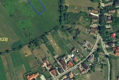 Teren de 2200 mp, în Livezeni - 2