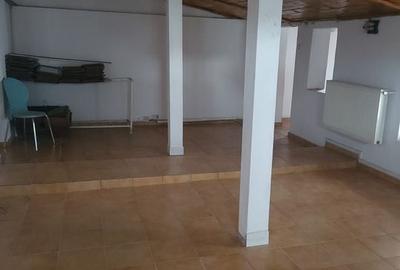 Casa tip vila mansardata, centrala si curte proprie, loc de parcare, 8min metrou - 1
