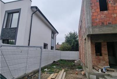 Casă individuală cu 5 camere cu Canalizare în Central - 9