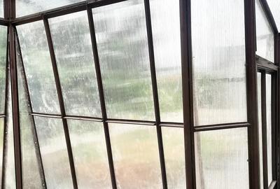 Casa din caramida, cu 3 camere ?i garaj in curte, in zona centrala - 4