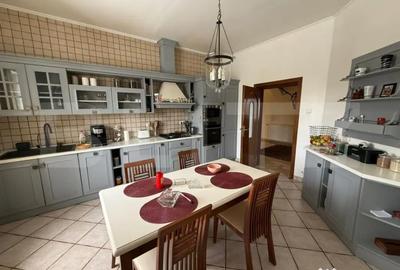 Casă cu 8 camere cu Teren 2759 Mp în Mușcel - 14