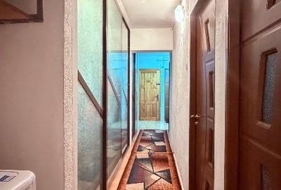 Proprietar, vand apart. 3 camere, 2 bai, decomandat, 68mp, 8 Mai -Piata Mica - 1