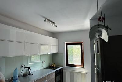 Apartament cu 3 camere decomandat în Central - 2