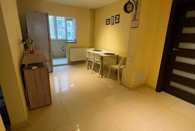 Apartament cu 3 camere semidecomandat în Militari - 2