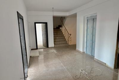 Casă cu 15 camere cu Canalizare în Domenii - 30