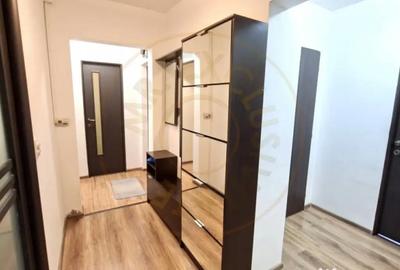 Apartament cu 4 camere decomandat în Central - 2