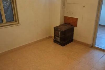Casă cu 3 camere cu Teren 3855 Mp în Central - 2