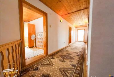 Casă cu 6 camere cu Canalizare în Central - 4