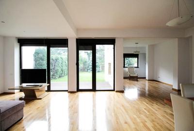 Iancu Nicolae: Vila deosebita cu 5 camere, in complex linistit! - 4