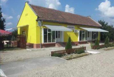 Vand casa de locuit spatiu comercial in loc. Sarbova, com. Racovita - 1