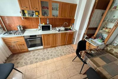 Apartament cu 3 camere decomandat, mobilat în 1 Mai - 5