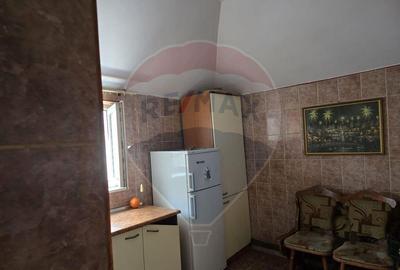 Apartament cu 4 camere de vanzare in zona Central - 4