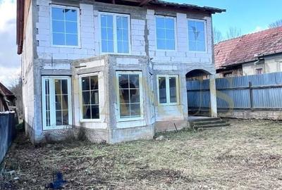 Casă cu 6 camere cu Teren 600 Mp în Central - 14