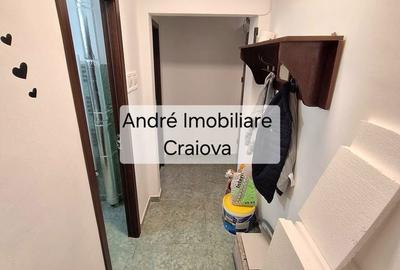Apartament cu 3 camere semidecomandat în Calea București - 4