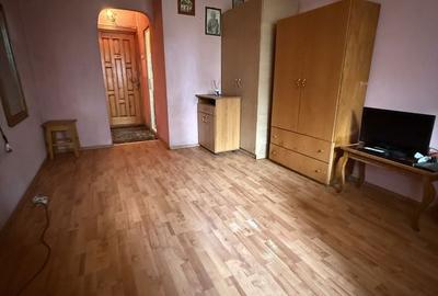 Garsonieră decomandată în Central - 7