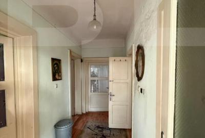 Casa de vanzare, cu 3 camere, doua bucatarii+teren in Simeri - 12