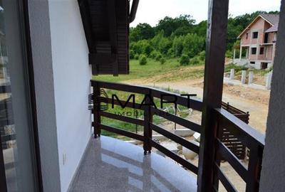 Casă cu 7 camere cu Teren 504 Mp în Central