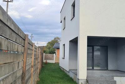 Casa spa?ioasa ?i moderna intr-o zona lini?tita! - 4