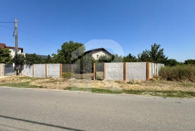 DOMNESTI , TEREN 698 MP, DESCHIDERE 17,19 MP, IMPREJMUIT CU GARD - 2