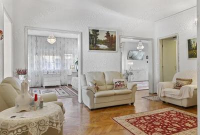 Apartament cu 4 camere decomandat în Central - 2