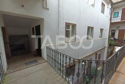 Garsoniera de inchiriat etajul 1 pe Nicolae Balcescu Sibiu COMISION 0 - 5