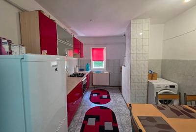Apartament cu 4 camere decomandat, mobilat în Micro 4 - 6