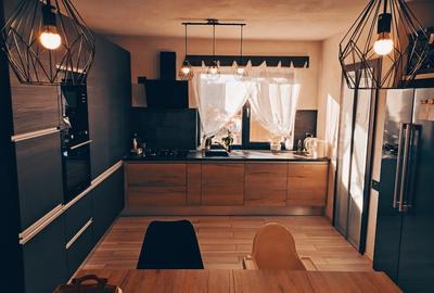 Casa / vila Platou Prundu - Craiovei , mobilata / utilata , finisaje moderne !