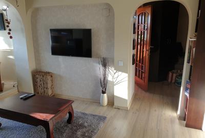 Apartament cu 2 camere decomandat, mobilat în Lacul Tei