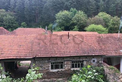 Casă cu 3 camere în Călugări